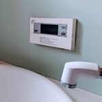 浴室の給湯器の操作パネル